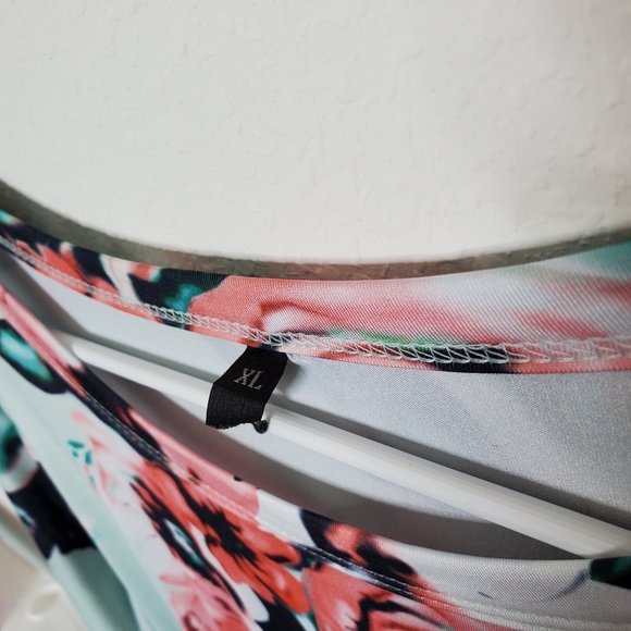 Long Sleeved Floral Maxi Dress - Picture 4 of 5